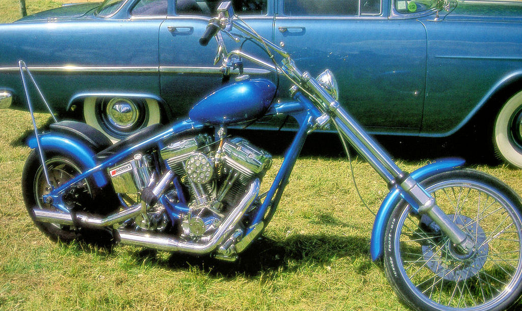 Première version, bleu métal.